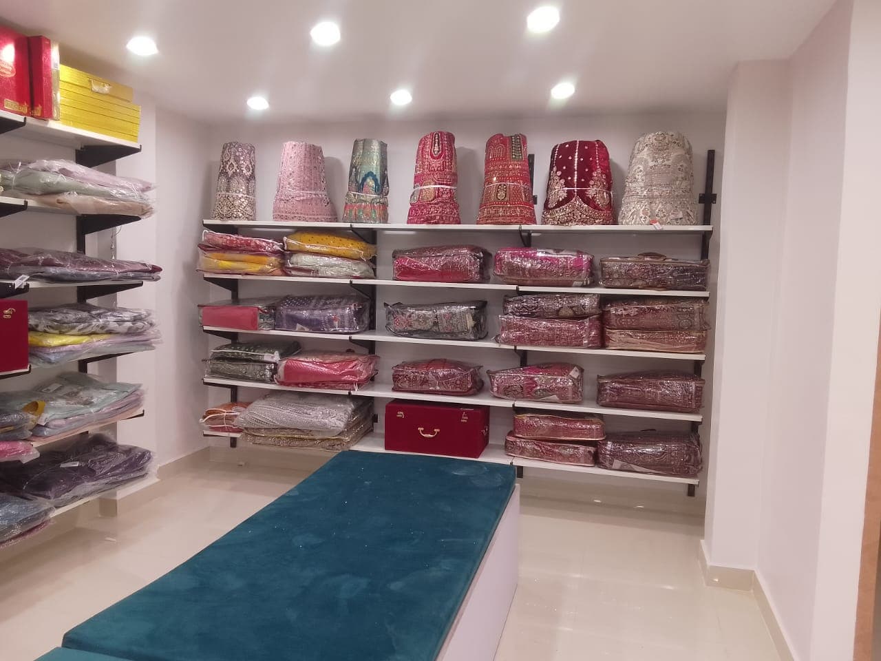 Lahnga Sadi Rack thumbnail 4