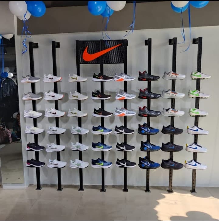 Installation of Shoes Standing Pillar