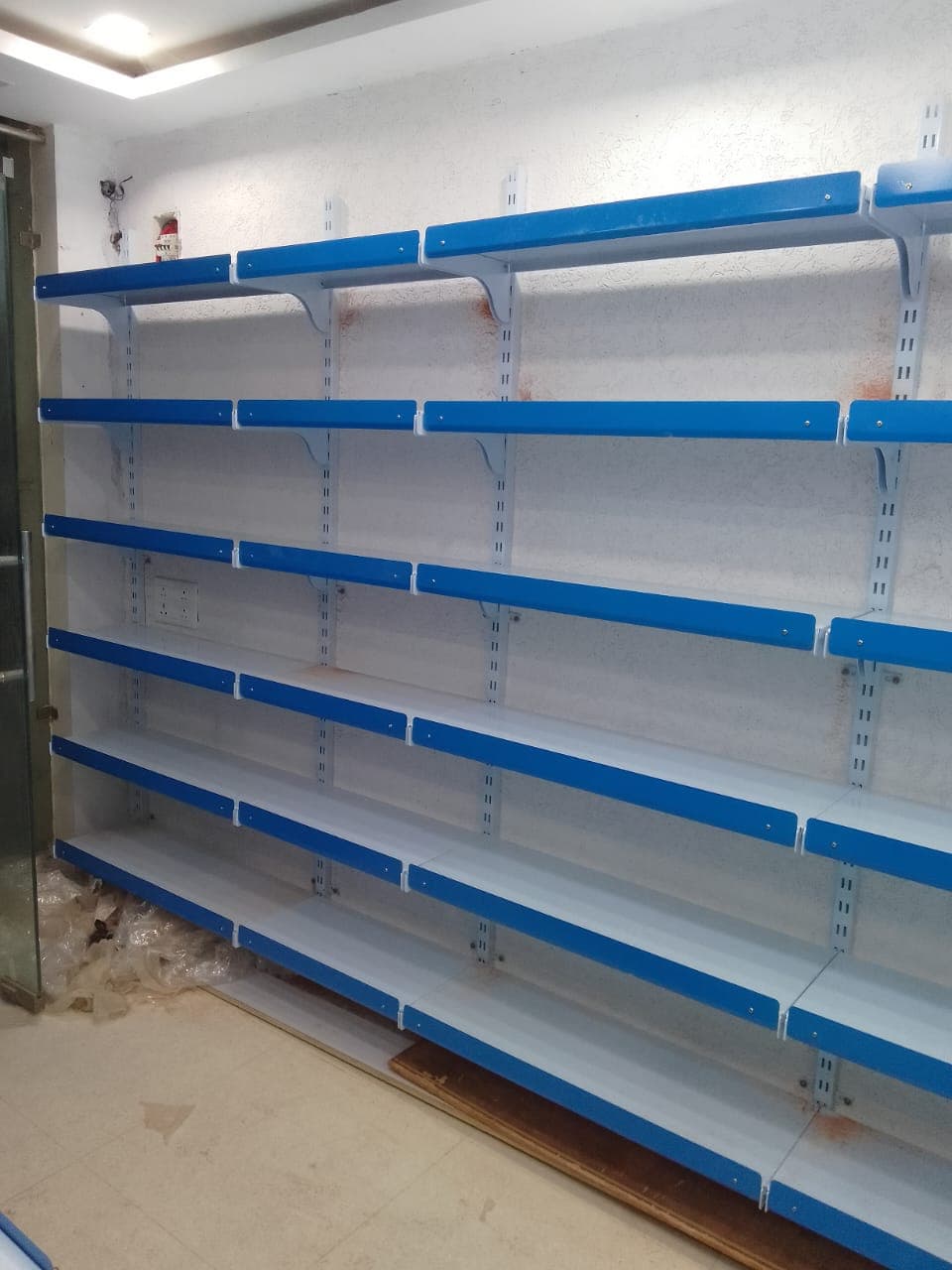 MS Wall Mounted Retail Display Rack thumbnail 4